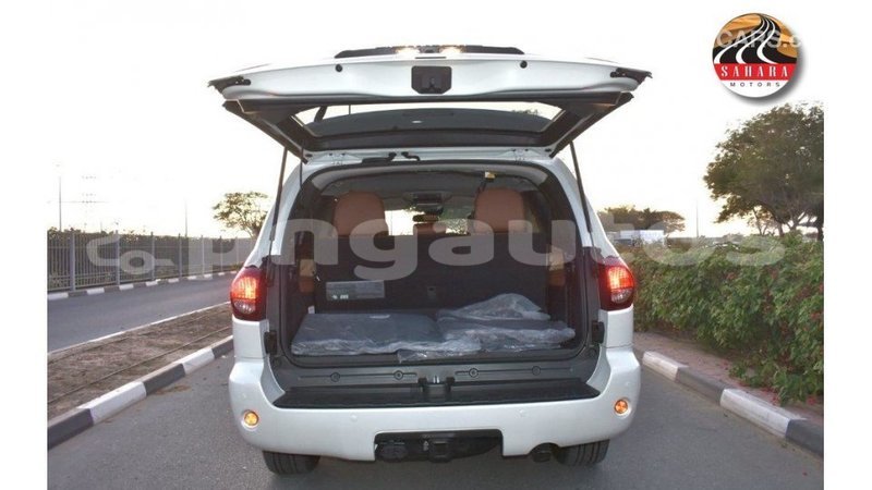 Big with watermark toyota sequoia enga import dubai 5636