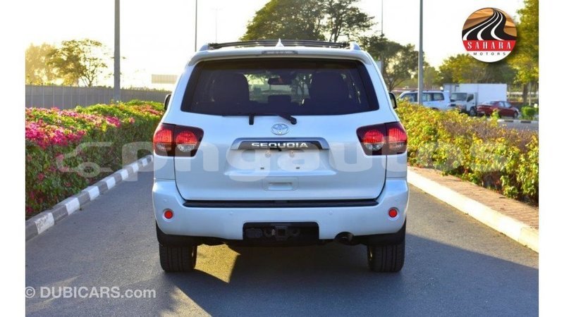 Big with watermark toyota sequoia enga import dubai 5636