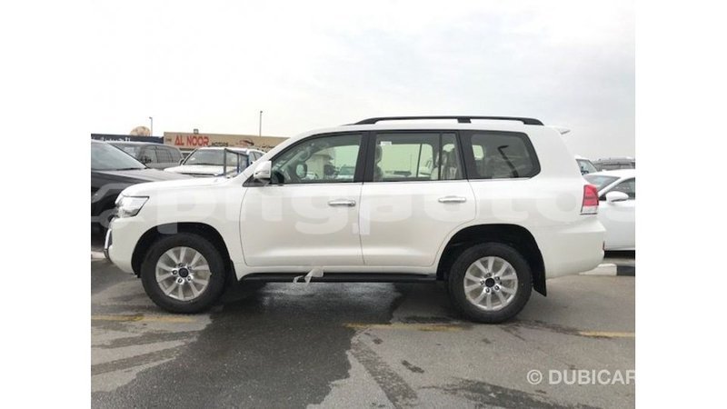 Big with watermark toyota land cruiser enga import dubai 5638