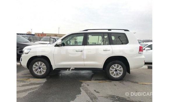 Buy Import Toyota Land Cruiser White Car in Import - Dubai in Enga Buy Import Toyota Land Cruiser White Car in Import - Dubai in Enga