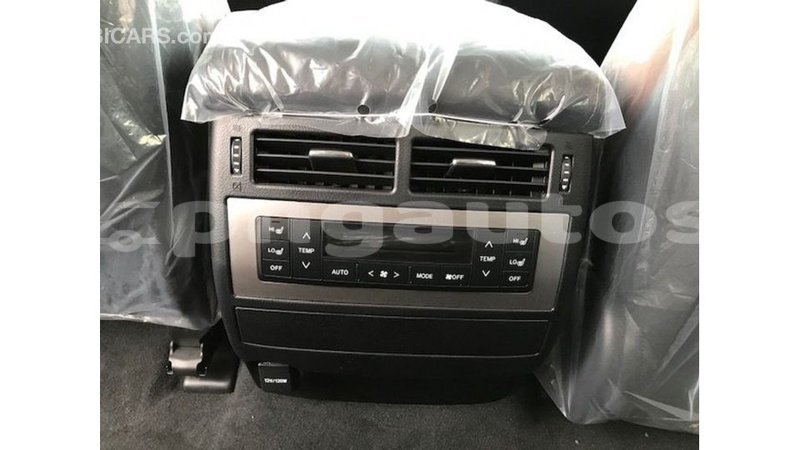 Big with watermark toyota land cruiser enga import dubai 5638