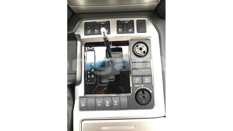 Big with watermark toyota land cruiser enga import dubai 5638