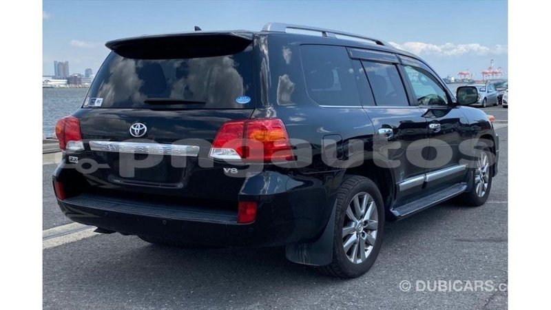 Big with watermark toyota land cruiser enga import dubai 5643