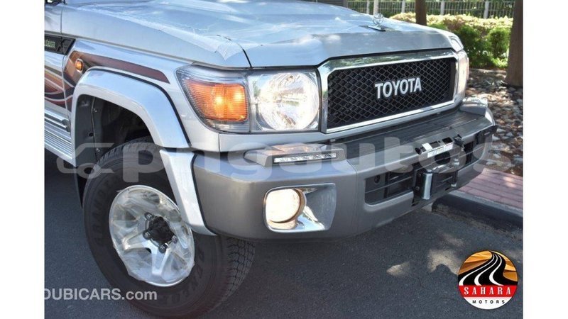 Big with watermark toyota land cruiser enga import dubai 5660