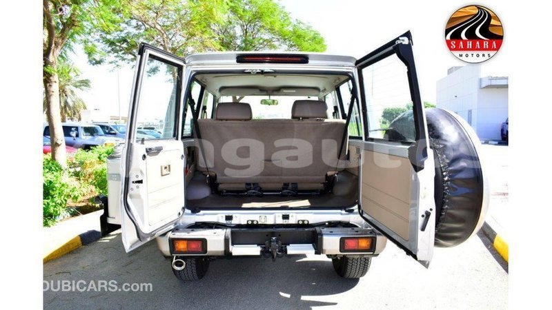 Big with watermark toyota land cruiser enga import dubai 5660