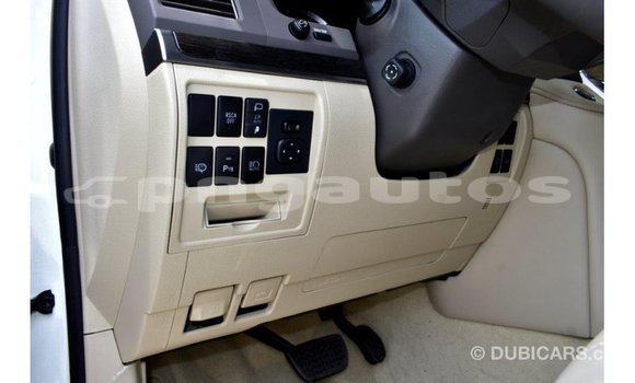 Buy Import Toyota Land Cruiser White Car in Import - Dubai in Enga Buy Import Toyota Land Cruiser White Car in Import - Dubai in Enga