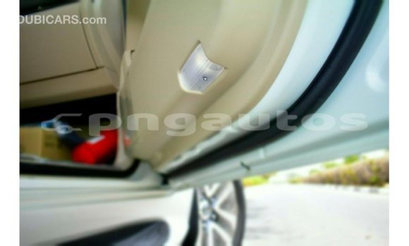 Buy Import Toyota Land Cruiser White Car in Import - Dubai in Enga Buy Import Toyota Land Cruiser White Car in Import - Dubai in Enga