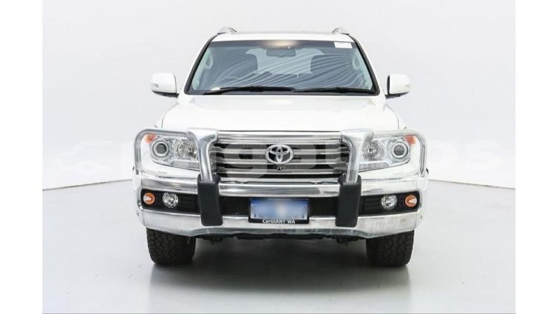 Big with watermark toyota land cruiser enga import dubai 5677