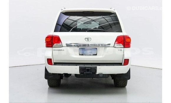 Buy Import Toyota Land Cruiser White Car in Import - Dubai in Enga Buy Import Toyota Land Cruiser White Car in Import - Dubai in Enga