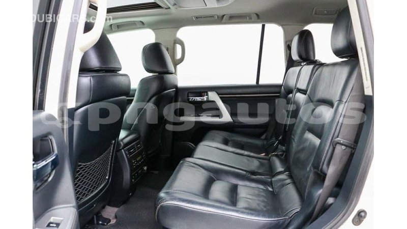 Big with watermark toyota land cruiser enga import dubai 5677