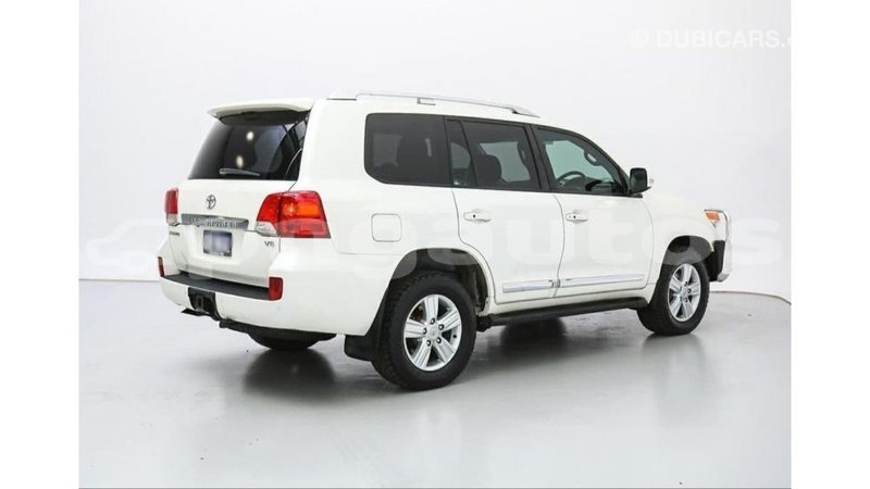 Big with watermark toyota land cruiser enga import dubai 5677