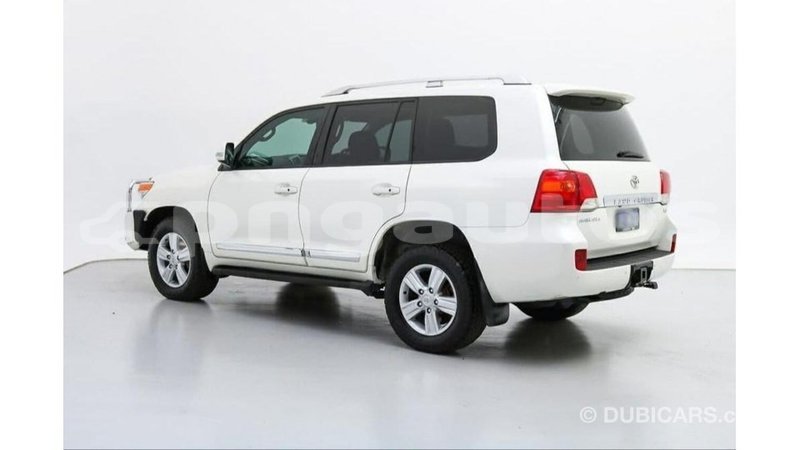 Big with watermark toyota land cruiser enga import dubai 5677