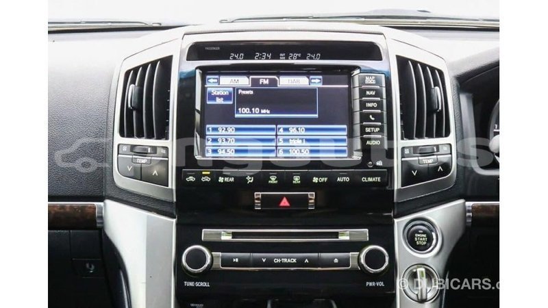 Big with watermark toyota land cruiser enga import dubai 5677