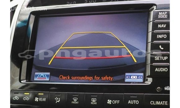 Buy Import Toyota Land Cruiser White Car in Import - Dubai in Enga Buy Import Toyota Land Cruiser White Car in Import - Dubai in Enga