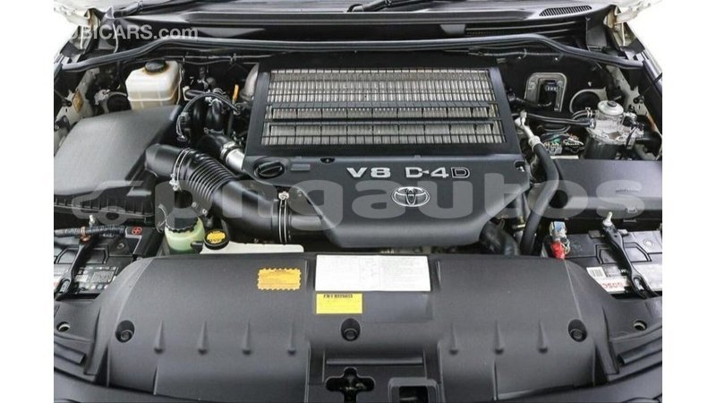 Big with watermark toyota land cruiser enga import dubai 5677