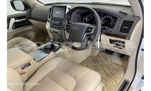Buy Import Toyota Land Cruiser White Car in Import - Dubai in Enga Buy Import Toyota Land Cruiser White Car in Import - Dubai in Enga