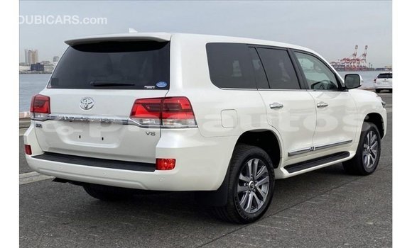 Buy Import Toyota Land Cruiser White Car in Import - Dubai in Enga Buy Import Toyota Land Cruiser White Car in Import - Dubai in Enga