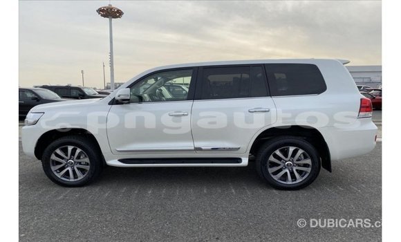 Buy Import Toyota Land Cruiser White Car in Import - Dubai in Enga Buy Import Toyota Land Cruiser White Car in Import - Dubai in Enga
