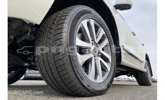 Buy Import Toyota Land Cruiser White Car in Import - Dubai in Enga Buy Import Toyota Land Cruiser White Car in Import - Dubai in Enga