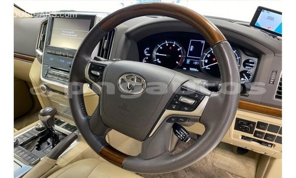 Buy Import Toyota Land Cruiser White Car in Import - Dubai in Enga Buy Import Toyota Land Cruiser White Car in Import - Dubai in Enga