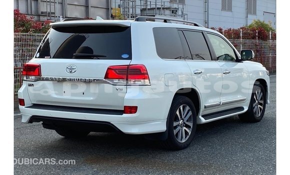 Buy Import Toyota Land Cruiser White Car in Import - Dubai in Enga Buy Import Toyota Land Cruiser White Car in Import - Dubai in Enga
