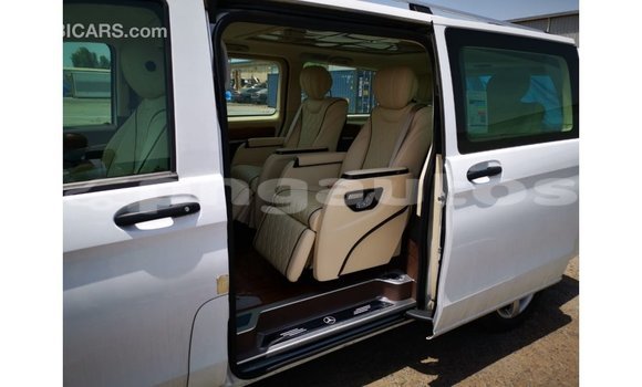 Buy Import Mercedes-Benz Vito White Car in Import - Dubai in Enga Buy Import Mercedes-Benz Vito White Car in Import - Dubai in Enga