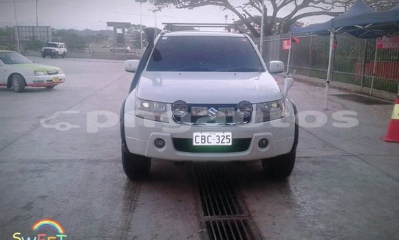 Buy Used Suzuki Vitara White Car in Port Moresby in National Capital District
