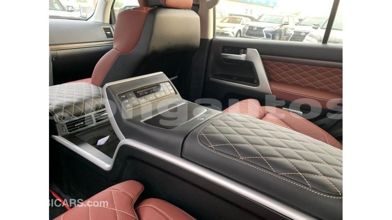 Big with watermark toyota land cruiser enga import dubai 5711