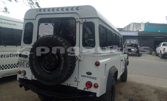Buy Used Land Rover Defender Silver Car in Port Moresby in National Capital District