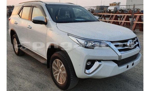 Buy Import Toyota Fortuner White Car in Import - Dubai in Enga Buy Import Toyota Fortuner White Car in Import - Dubai in Enga