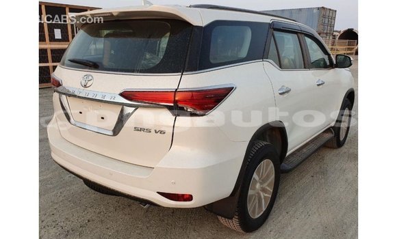Buy Import Toyota Fortuner White Car in Import - Dubai in Enga Buy Import Toyota Fortuner White Car in Import - Dubai in Enga