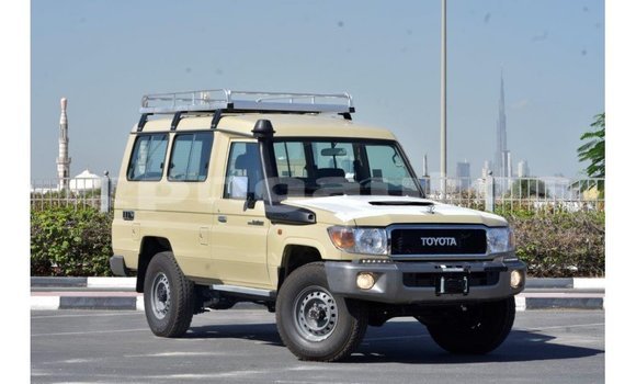 Buy Import Toyota Land Cruiser Beige Car in Import - Dubai in Enga Buy Import Toyota Land Cruiser Beige Car in Import - Dubai in Enga