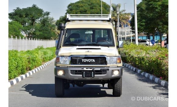 Buy Import Toyota Land Cruiser Beige Car in Import - Dubai in Enga Buy Import Toyota Land Cruiser Beige Car in Import - Dubai in Enga