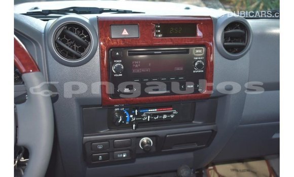 Buy Import Toyota Land Cruiser Beige Car in Import - Dubai in Enga Buy Import Toyota Land Cruiser Beige Car in Import - Dubai in Enga