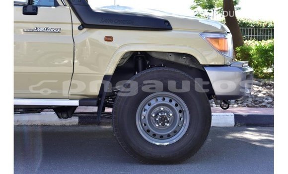 Buy Import Toyota Land Cruiser Beige Car in Import - Dubai in Enga Buy Import Toyota Land Cruiser Beige Car in Import - Dubai in Enga
