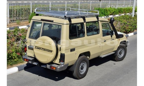 Buy Import Toyota Land Cruiser Beige Car in Import - Dubai in Enga Buy Import Toyota Land Cruiser Beige Car in Import - Dubai in Enga