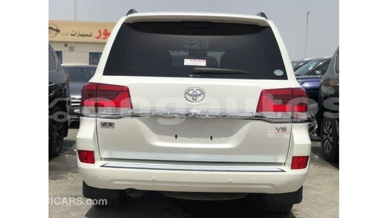 Big with watermark toyota land cruiser enga import dubai 5733