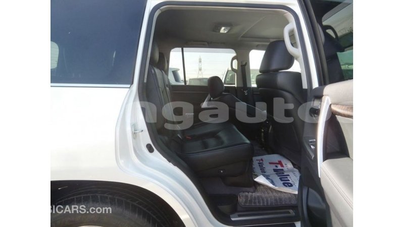 Big with watermark toyota land cruiser enga import dubai 5733