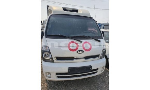 Buy Import Kia Carens White Car in Import - Dubai in Enga Buy Import Kia Carens White Car in Import - Dubai in Enga