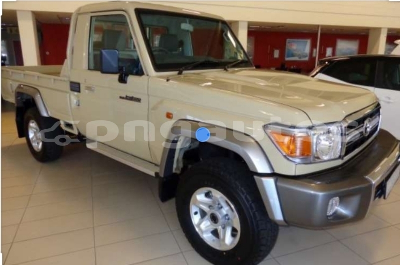 Buy import toyota land cruiser blue car in lae in morobe pngautos