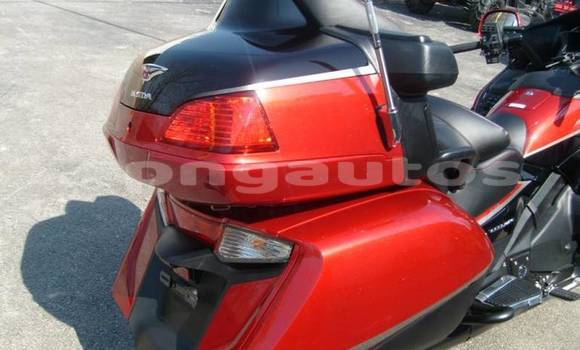 Acheter Occasion Moto Honda GOLD WING Rouge à Alotau, Milne Bay Acheter Occasion Moto Honda GOLD WING Rouge à Alotau, Milne Bay