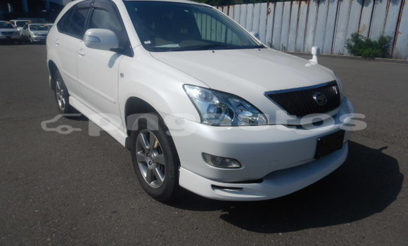 Buy Used Toyota Harrier White Car in Port Moresby in National Capital District Buy Used Toyota Harrier White Car in Port Moresby in National Capital District