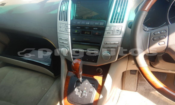 Buy Used Toyota Harrier White Car in Port Moresby in National Capital District Buy Used Toyota Harrier White Car in Port Moresby in National Capital District