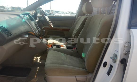 Buy Used Toyota Harrier White Car in Port Moresby in National Capital District Buy Used Toyota Harrier White Car in Port Moresby in National Capital District