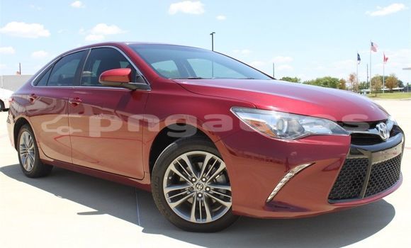 Acheter Occasion Voiture Toyota Camry Rouge à Gubam, Western (Fly) Acheter Occasion Voiture Toyota Camry Rouge à Gubam, Western (Fly)