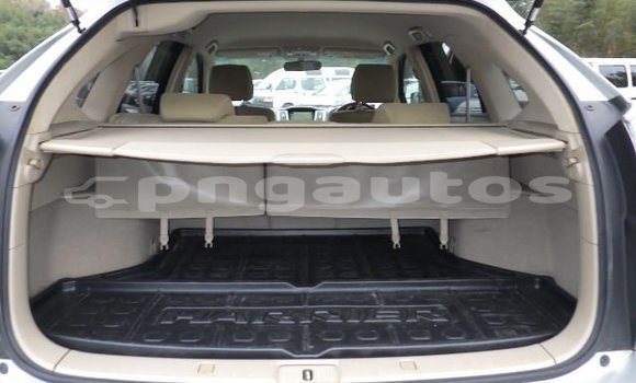 Buy Used Toyota Harrier Silver Car in Port Moresby in National Capital District Buy Used Toyota Harrier Silver Car in Port Moresby in National Capital District