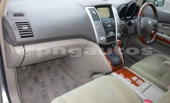 Buy Used Toyota Harrier Silver Car in Port Moresby in National Capital District Buy Used Toyota Harrier Silver Car in Port Moresby in National Capital District