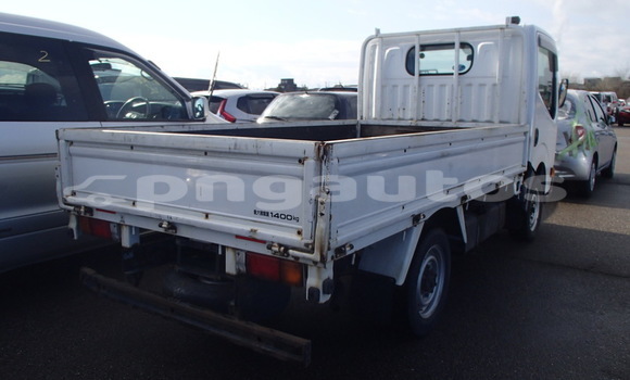 Buy Used Nissan UD White Truck in Port Moresby in National Capital District Buy Used Nissan UD White Truck in Port Moresby in National Capital District