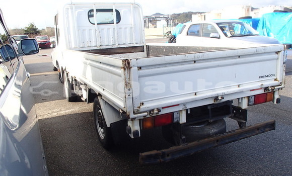Buy Used Nissan UD White Truck in Port Moresby in National Capital District Buy Used Nissan UD White Truck in Port Moresby in National Capital District