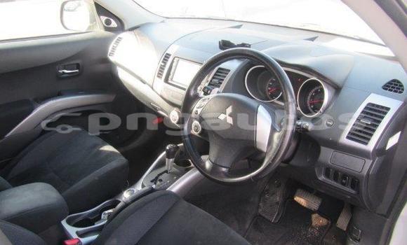 Buy Used Mitsubishi Outlander Silver Car in Port Moresby in National Capital District Buy Used Mitsubishi Outlander Silver Car in Port Moresby in National Capital District